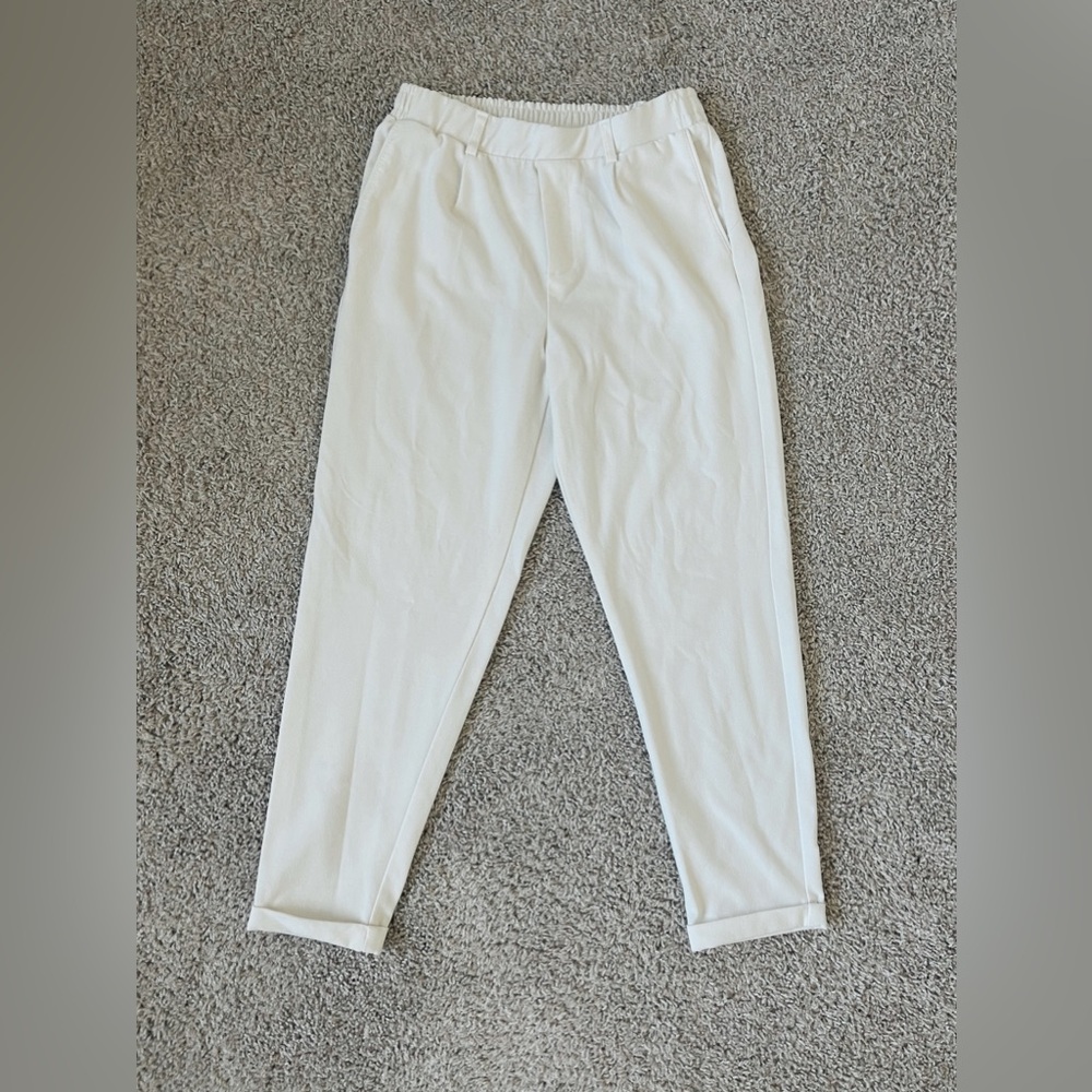 Like new! White ankle stretchy pants